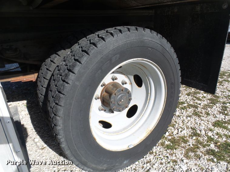 image for item DG2124 1999 Ford F450 Super Duty  command center truck