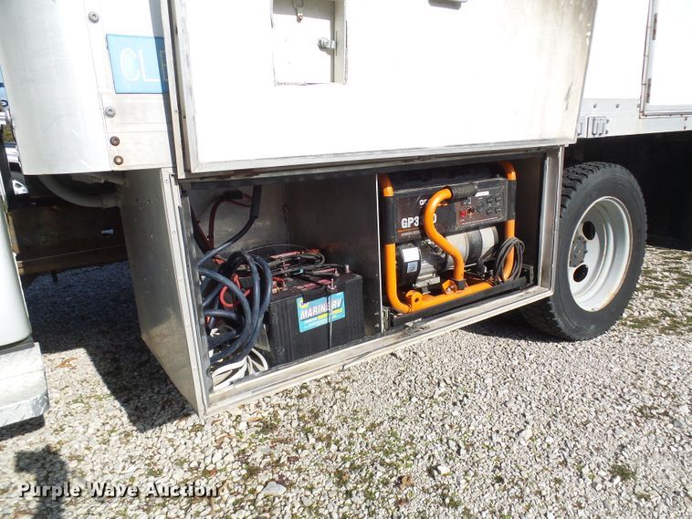 image for item DG2124 1999 Ford F450 Super Duty  command center truck