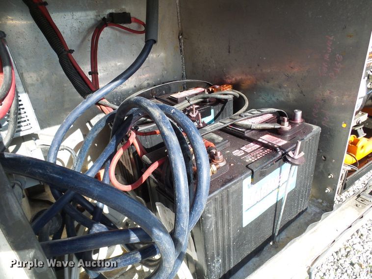 image for item DG2124 1999 Ford F450 Super Duty  command center truck