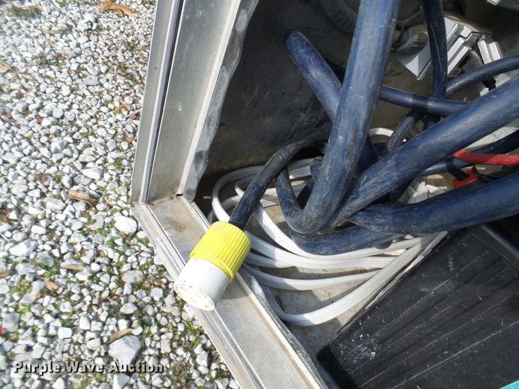 image for item DG2124 1999 Ford F450 Super Duty  command center truck