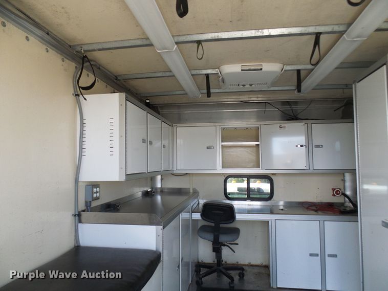 image for item DG2124 1999 Ford F450 Super Duty  command center truck