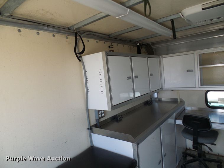 image for item DG2124 1999 Ford F450 Super Duty  command center truck