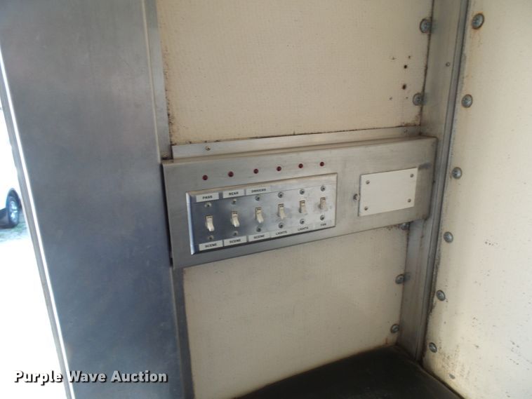 image for item DG2124 1999 Ford F450 Super Duty  command center truck