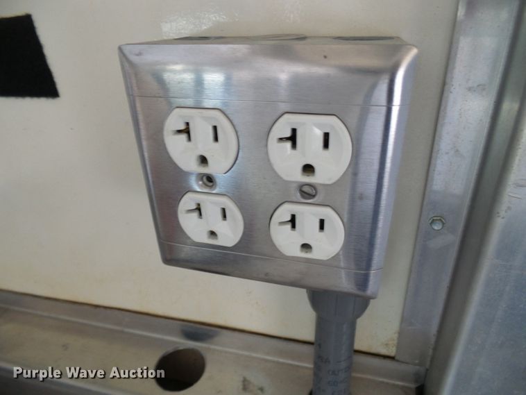 image for item DG2124 1999 Ford F450 Super Duty  command center truck