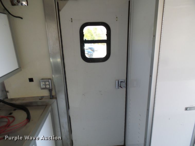 image for item DG2124 1999 Ford F450 Super Duty  command center truck