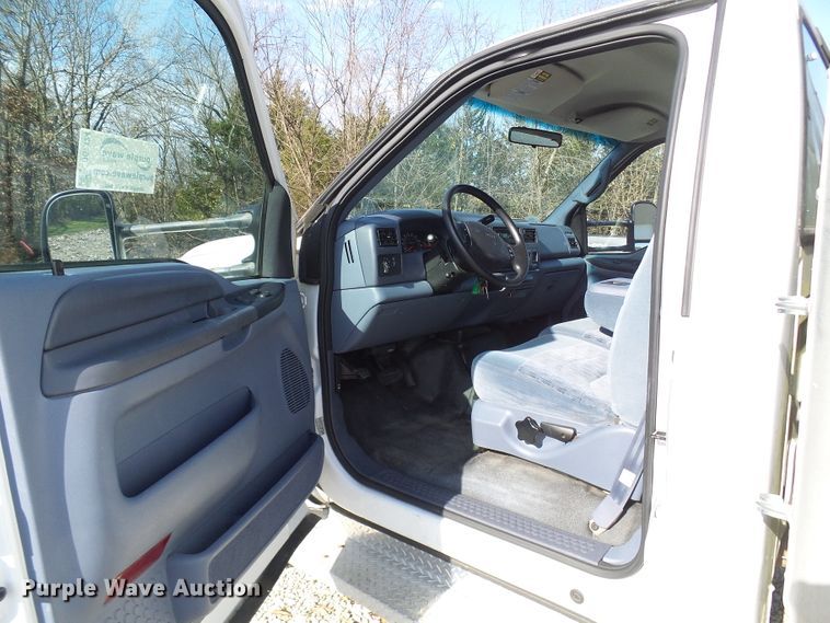 image for item DG2124 1999 Ford F450 Super Duty  command center truck