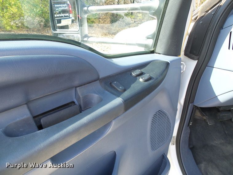 image for item DG2124 1999 Ford F450 Super Duty  command center truck