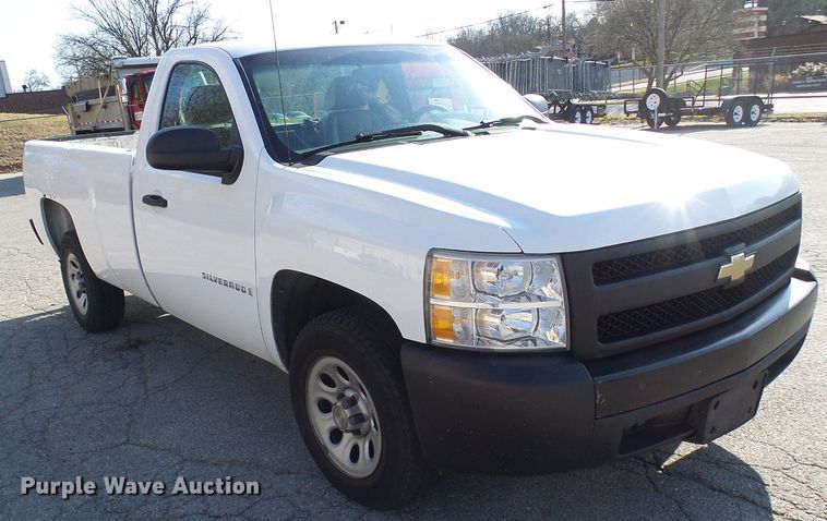image for item DG2127 2007 Chevrolet Silverado 1500  pickup truck