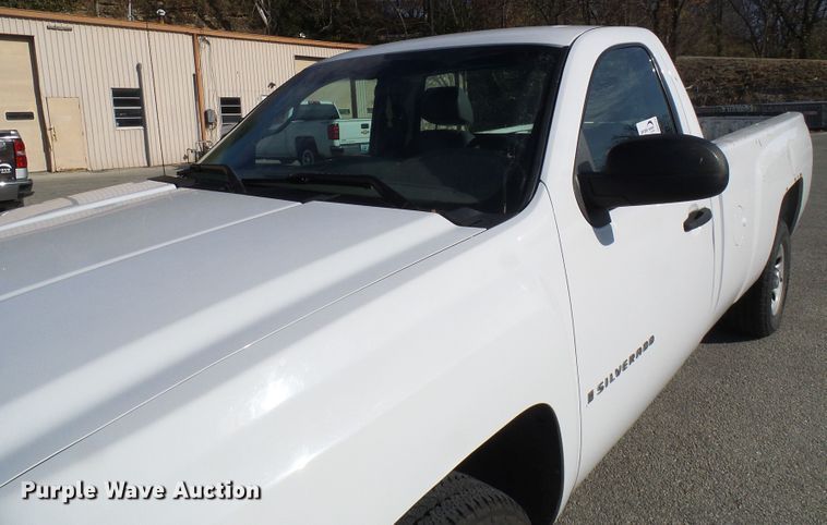image for item DG2127 2007 Chevrolet Silverado 1500  pickup truck