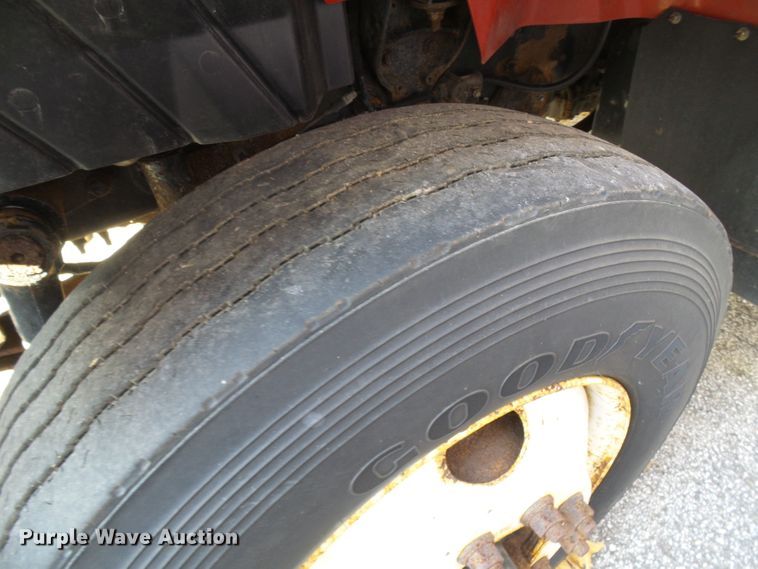 image for item DG2128 2003 International 7400  truck cab and chassis