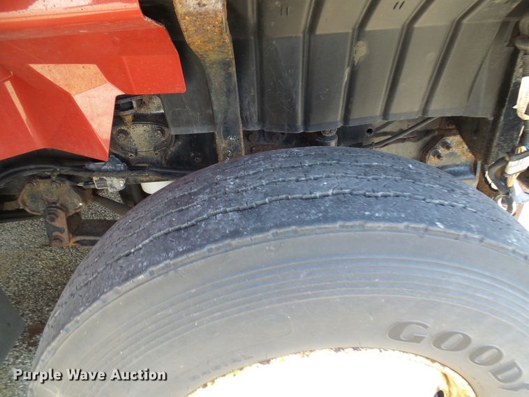 image for item DG2128 2003 International 7400  truck cab and chassis