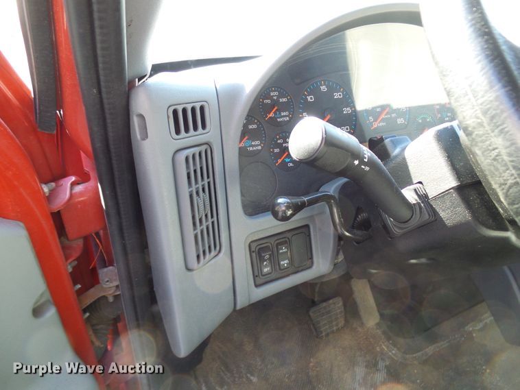 image for item DG2128 2003 International 7400  truck cab and chassis