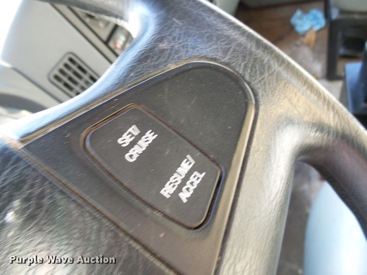 image for item DG2128 2003 International 7400  truck cab and chassis