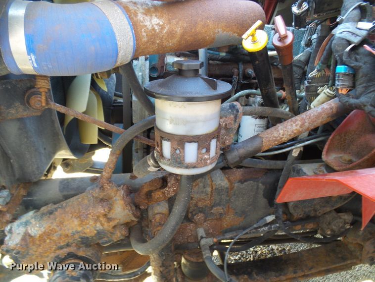 image for item DG2128 2003 International 7400  truck cab and chassis