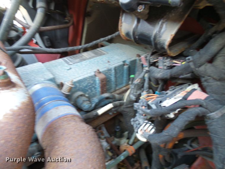 image for item DG2128 2003 International 7400  truck cab and chassis