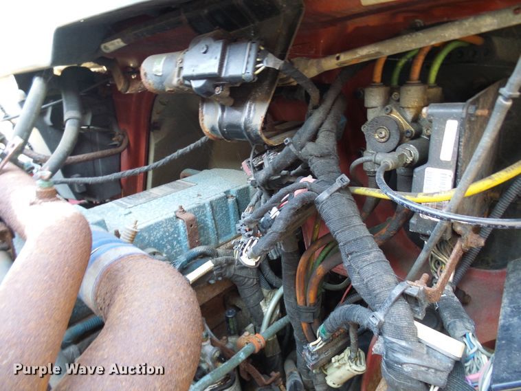 image for item DG2128 2003 International 7400  truck cab and chassis