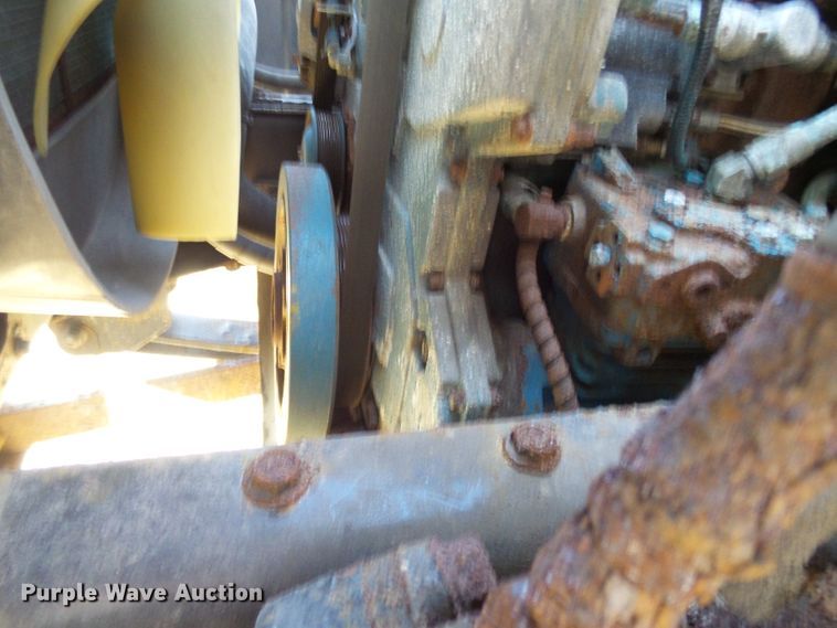 image for item DG2128 2003 International 7400  truck cab and chassis