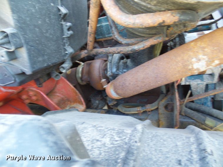 image for item DG2128 2003 International 7400  truck cab and chassis