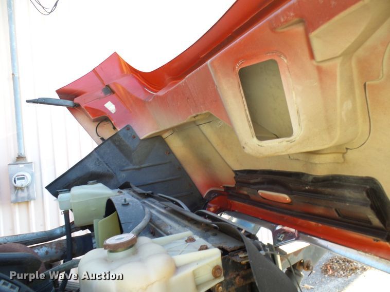 image for item DG2128 2003 International 7400  truck cab and chassis