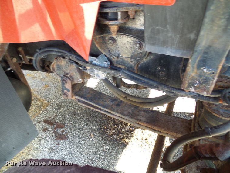 image for item DG2128 2003 International 7400  truck cab and chassis