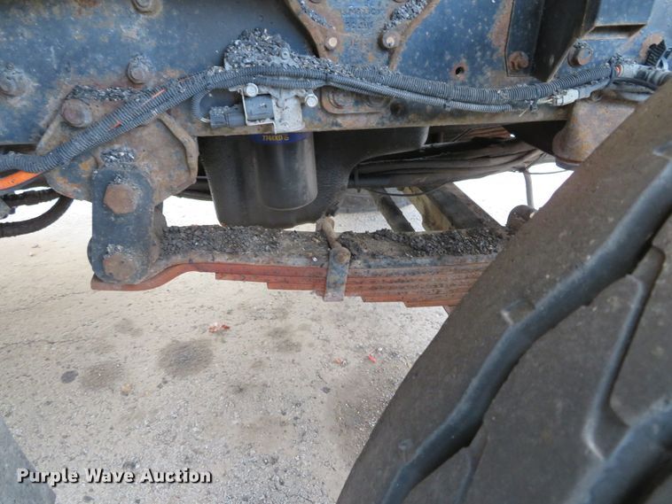 image for item DH0513 2006 International 7400  dump truck