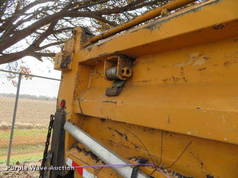 image for item DH0513 2006 International 7400  dump truck