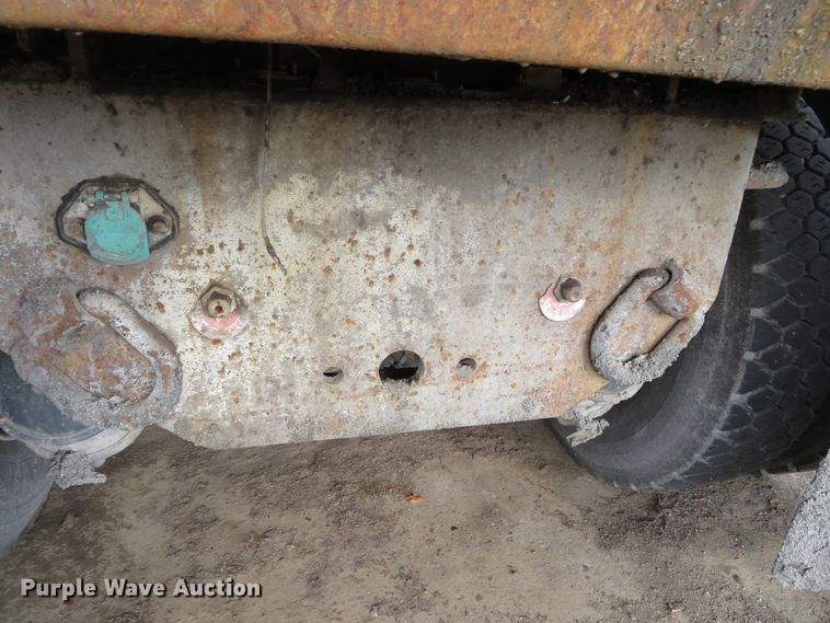 image for item DH0513 2006 International 7400  dump truck