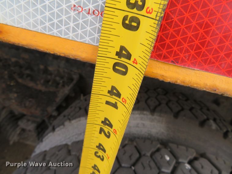 image for item DH0513 2006 International 7400  dump truck