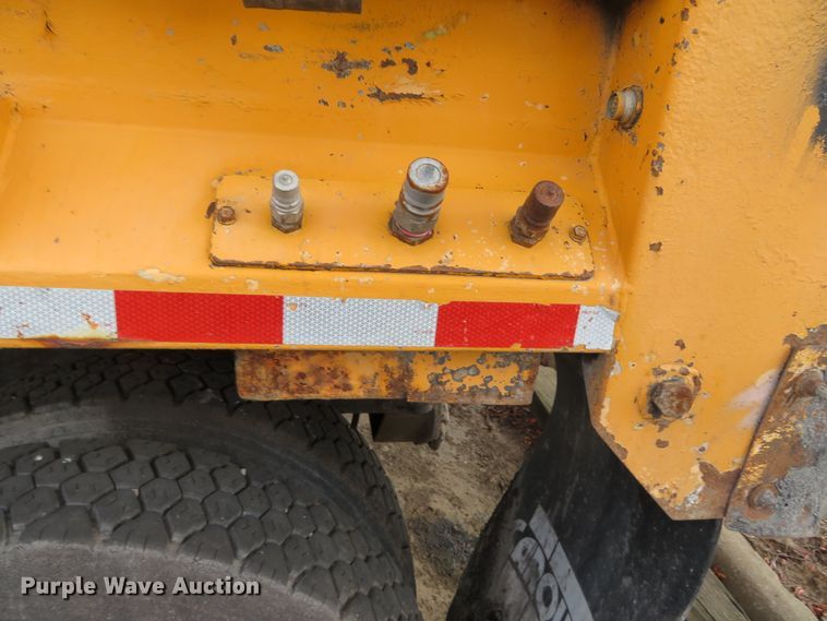 image for item DH0513 2006 International 7400  dump truck