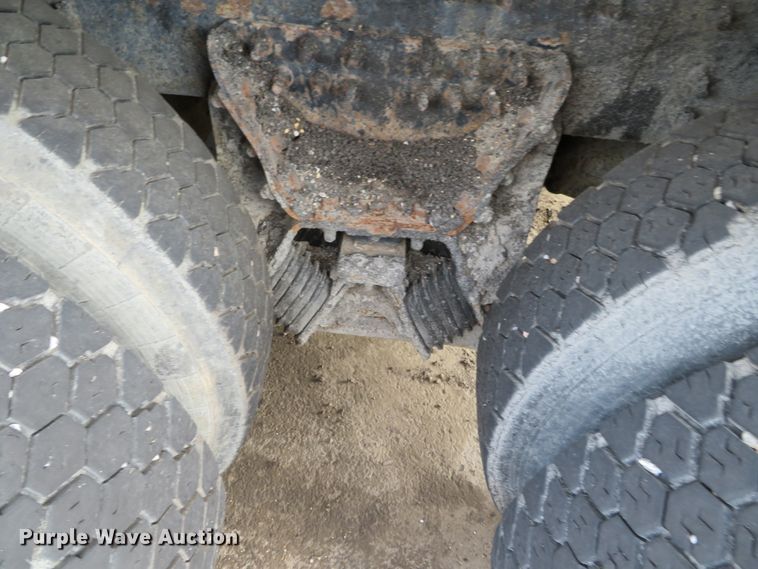 image for item DH0513 2006 International 7400  dump truck