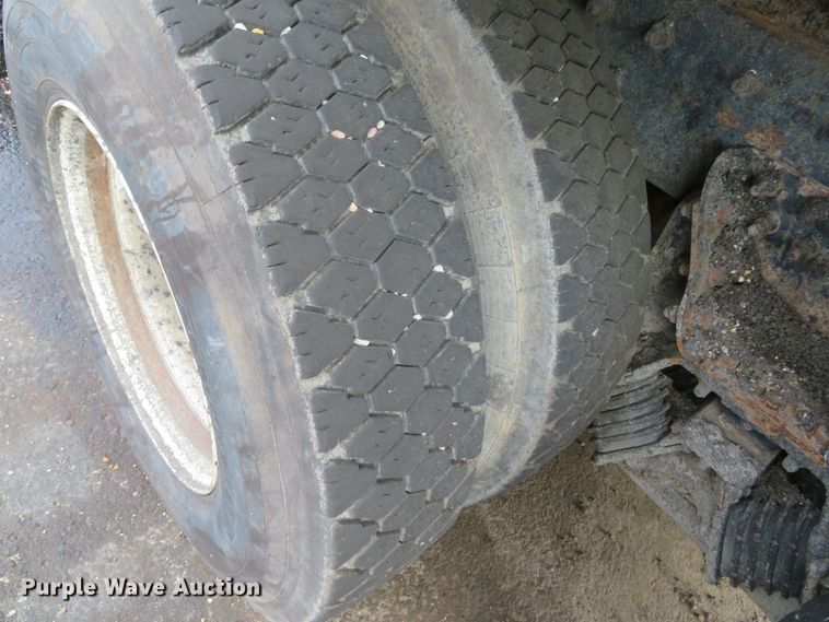 image for item DH0513 2006 International 7400  dump truck