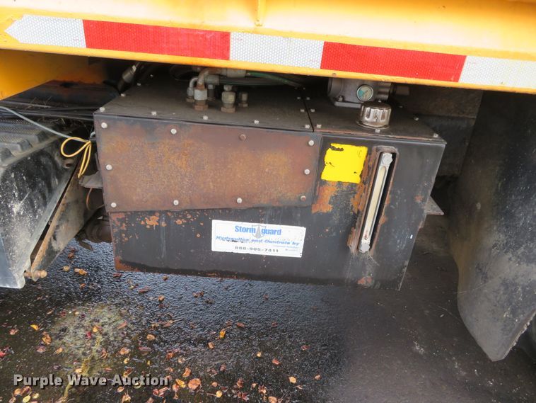 image for item DH0513 2006 International 7400  dump truck