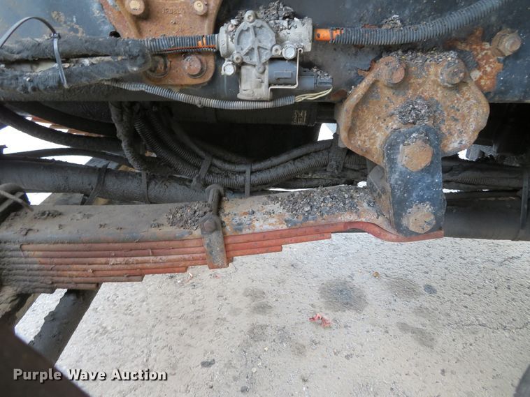 image for item DH0513 2006 International 7400  dump truck