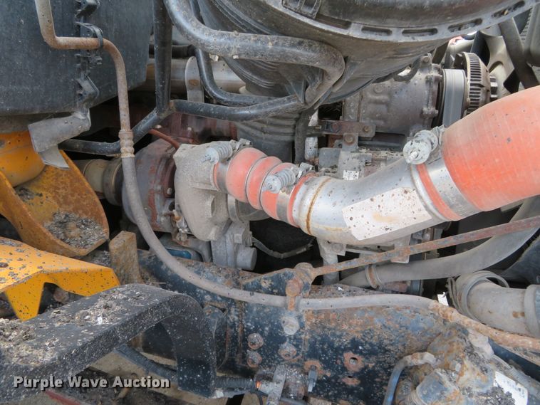 image for item DH0513 2006 International 7400  dump truck