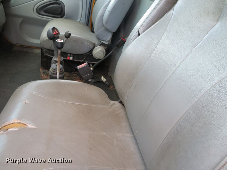 image for item DH0513 2006 International 7400  dump truck