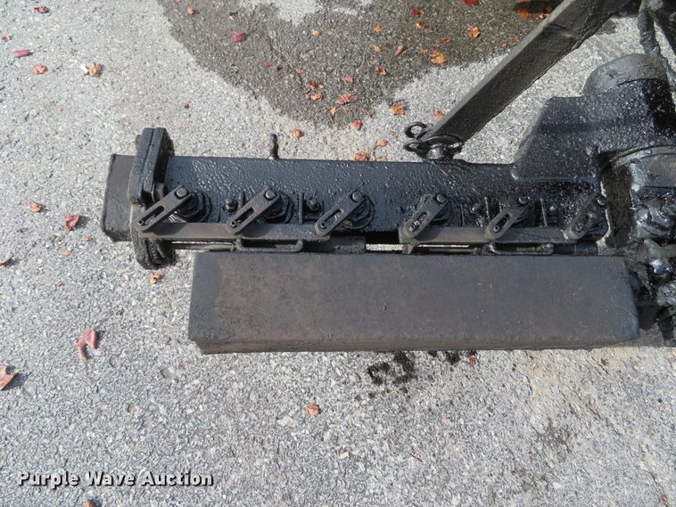 image for item DH0520 1997 International 4900  oil distributor truck