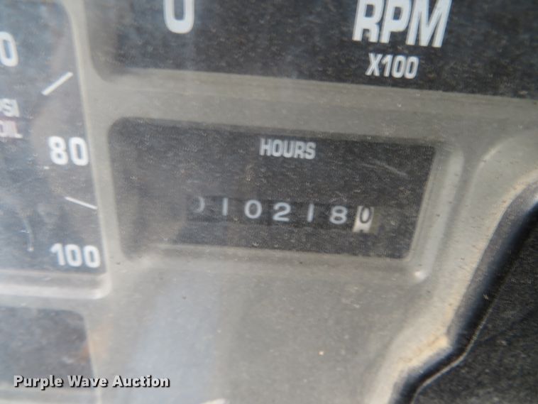 image for item DH0520 1997 International 4900  oil distributor truck