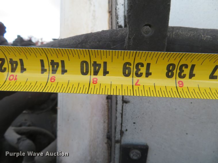 image for item DH0521 1998 International 4900  oil distributor truck