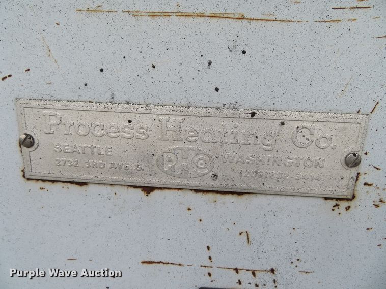 image for item DH0521 1998 International 4900  oil distributor truck