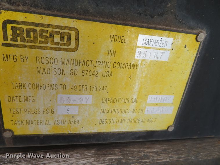 image for item DH0521 1998 International 4900  oil distributor truck