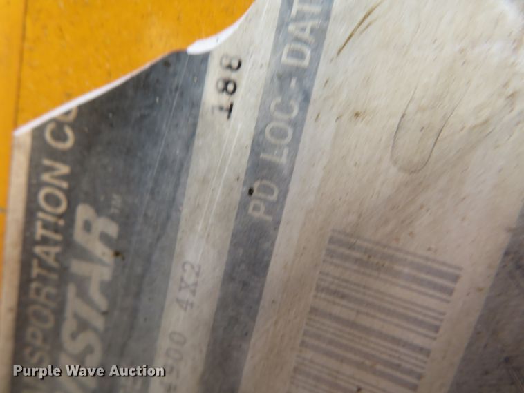 image for item DH0521 1998 International 4900  oil distributor truck