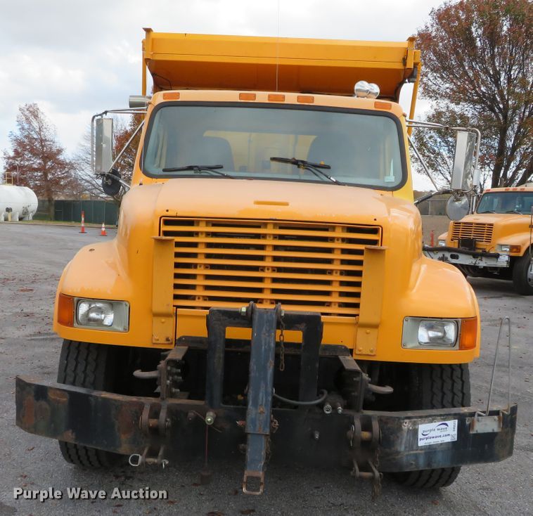 image for item DH0522 2002 International 4900  dump truck