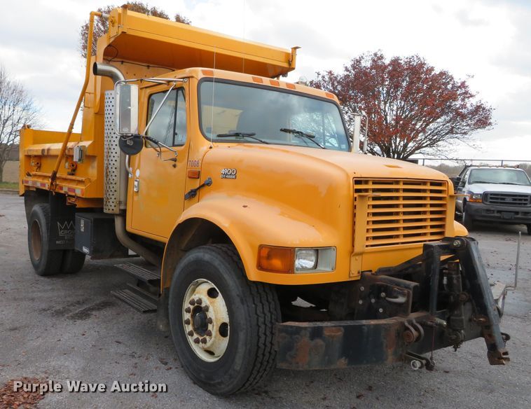 image for item DH0522 2002 International 4900  dump truck