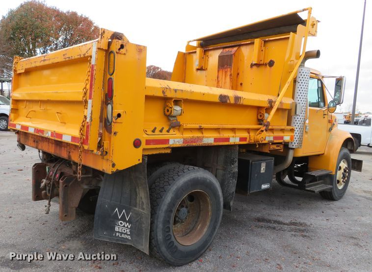 image for item DH0522 2002 International 4900  dump truck