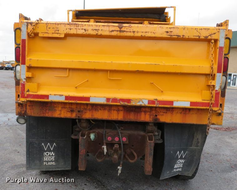 image for item DH0522 2002 International 4900  dump truck