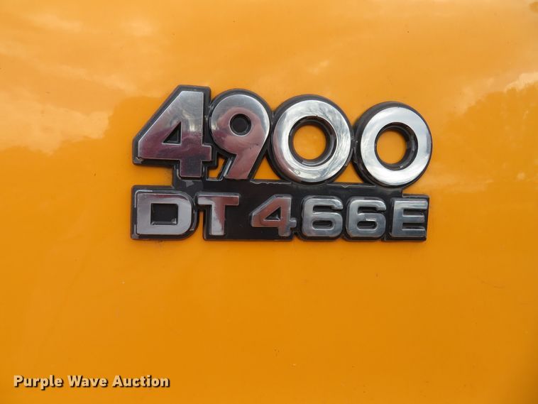 image for item DH0522 2002 International 4900  dump truck