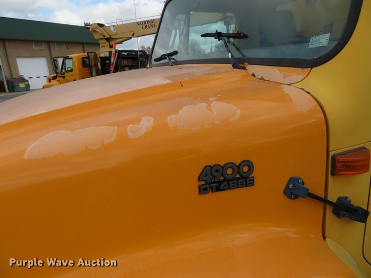 image for item DH0522 2002 International 4900  dump truck