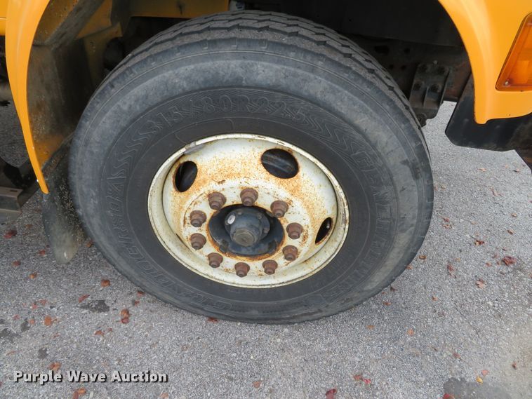 image for item DH0522 2002 International 4900  dump truck