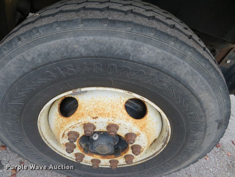 image for item DH0522 2002 International 4900  dump truck