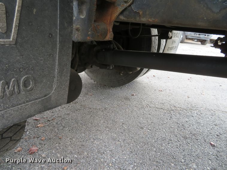 image for item DH0522 2002 International 4900  dump truck